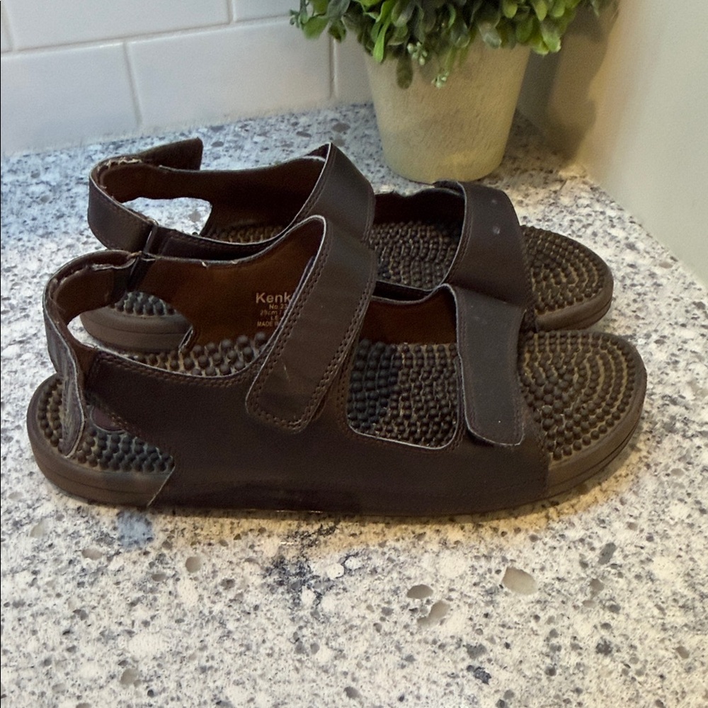 Kenkoh Brown Leather Sandals Sz 12 EUR 43 EUC